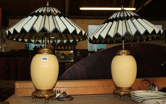 Pair of lamps with stained glass shades